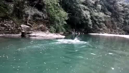 寻找游泳套件